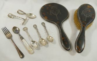 A silver babies pusher and feeder spoon, Birmingham 1928, and four other silver cutlery items,