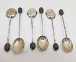A set of six George VI silver coffee spoons, Birmingham 1949, with shell-shaped bowls and coffee