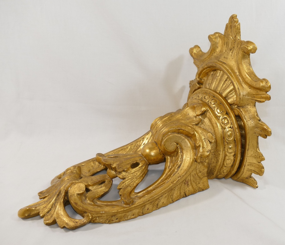 A Baroque style giltwood wall bracket, carved with acanthus leaves and 'C' scrolls, 34.5cm high - Image 3 of 4