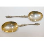 A pair of Continental gilded apostle spoons, 17cm long, 2.9ozt, 90.3g CONDITION REPORTS & PAYMENT