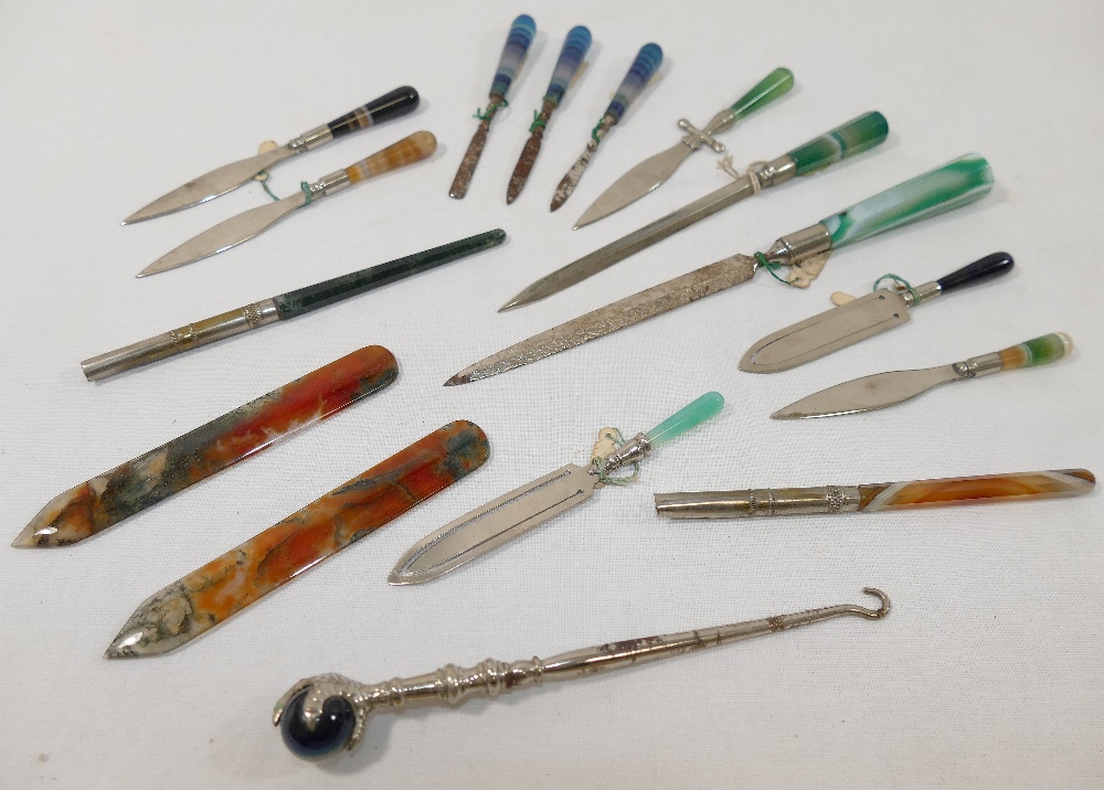 Fourteen banded agate items comprised of paperknives, a manicure set, bookmarks, button hook and a