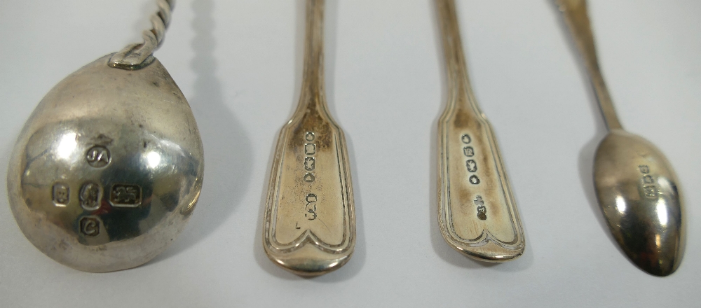 A pair of Victorian fiddle and thread pattern silver mustard spoons, London 1854,  and two other - Image 3 of 3