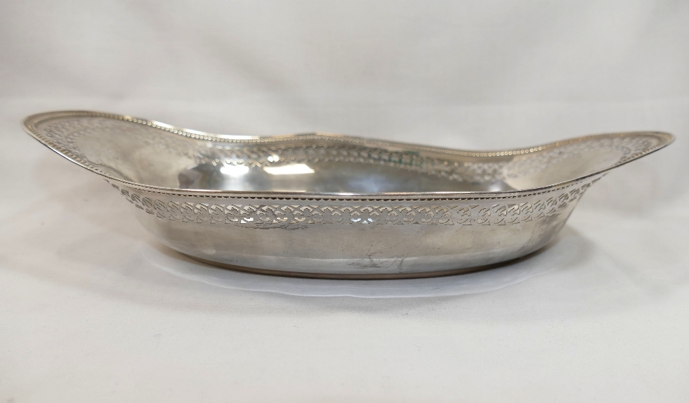 An oval basket with pierced and beaded shaped rim, stamped .925, 31cm x 19.5cm, 8.25ozt, 256.6g - Image 2 of 2