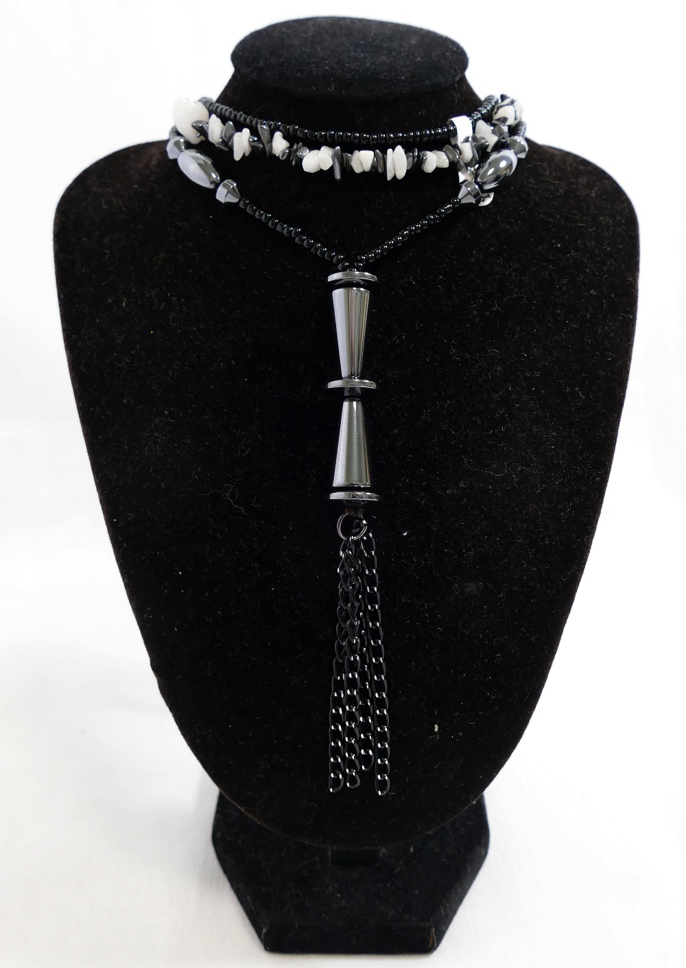 A quantity of hematite jewellery comprised of two bracelets, two bead necklaces, four pairs of - Image 6 of 6