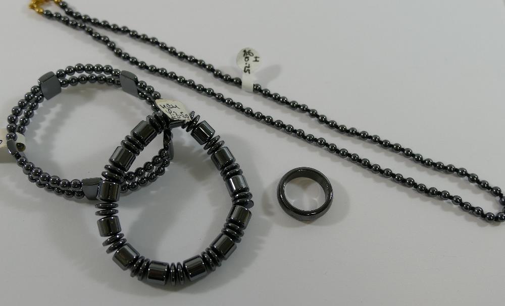 A quantity of hematite jewellery comprised of two bracelets, an individually knotted beaded - Image 5 of 5