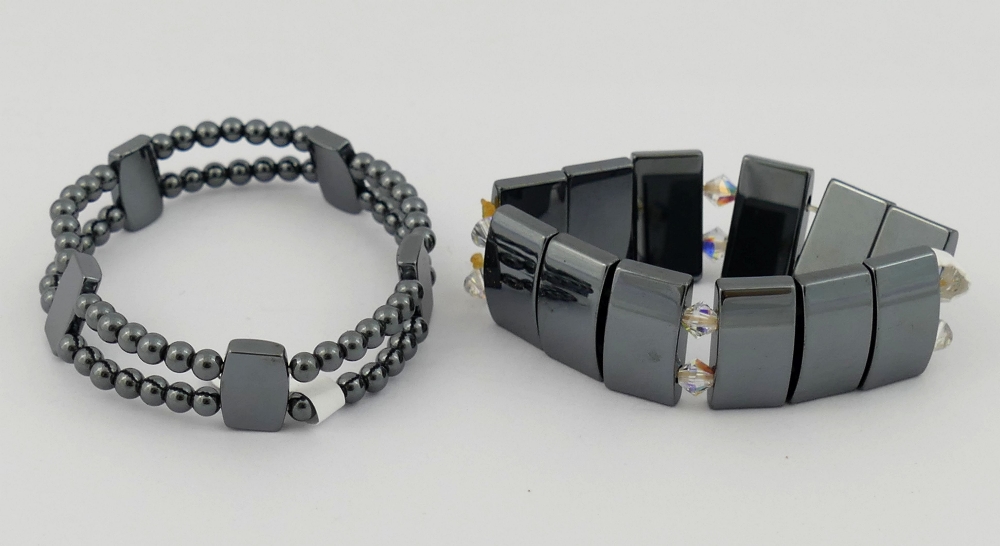 A quantity of hematite jewellery comprised of two bracelets, two bead necklaces, four pairs of - Image 2 of 6