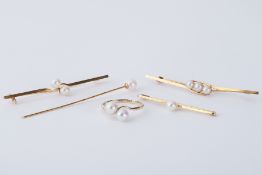 A collection of 9ct yellow gold pearl set jewellery to include a Ciro 9ct yellow gold 6.5mm two