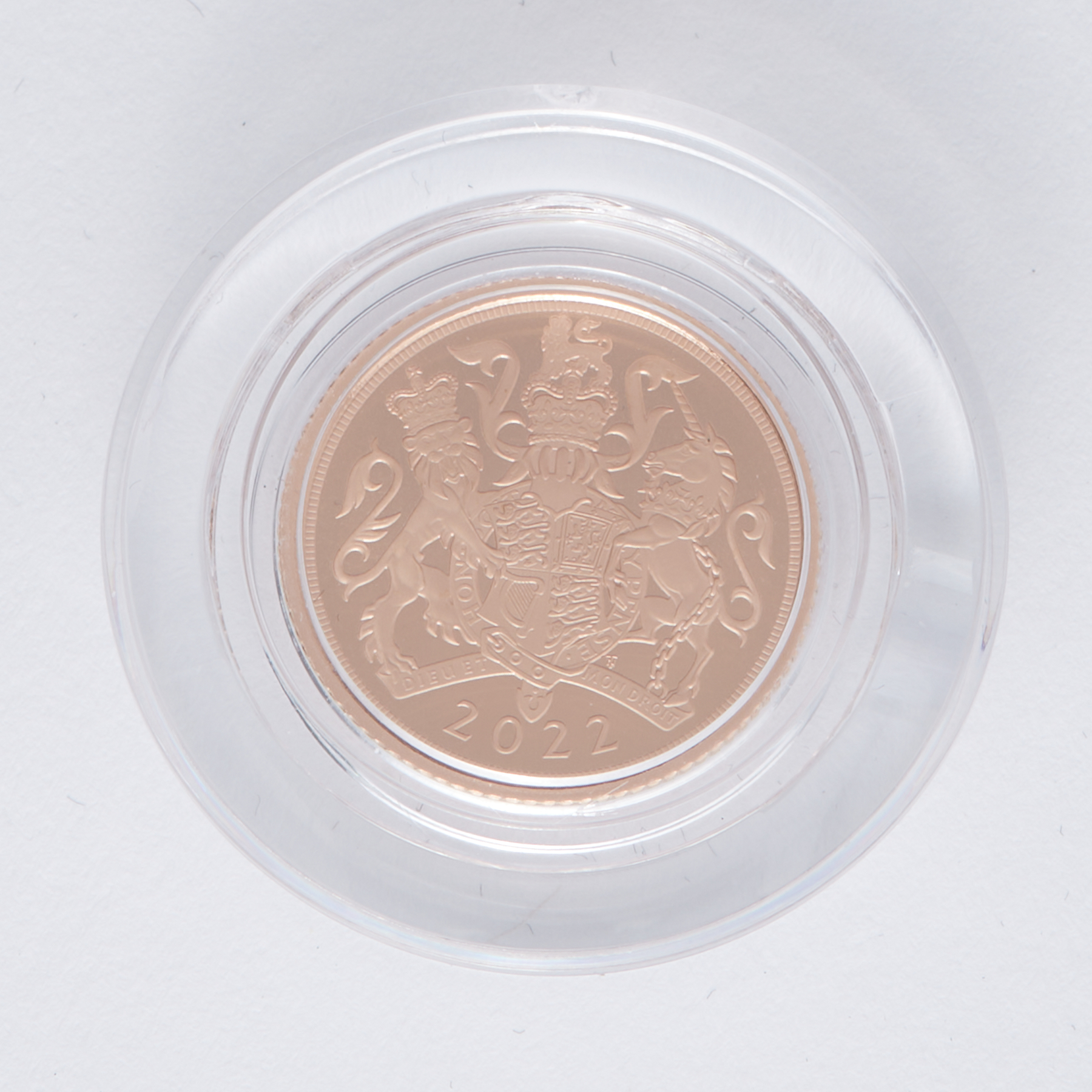 A Royal Mint gold proof half sovereign dated 2022, Platinum Jubilee, no 1251, 3.99g, Obverse - Image 2 of 3