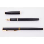 A Parker fountain pen with 18ct gold nib together with a matching pen, cased.