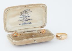 An 18ct yellow gold ring set with a small round rose cut diamond, approx. 0.06 carats, 4.75gm,