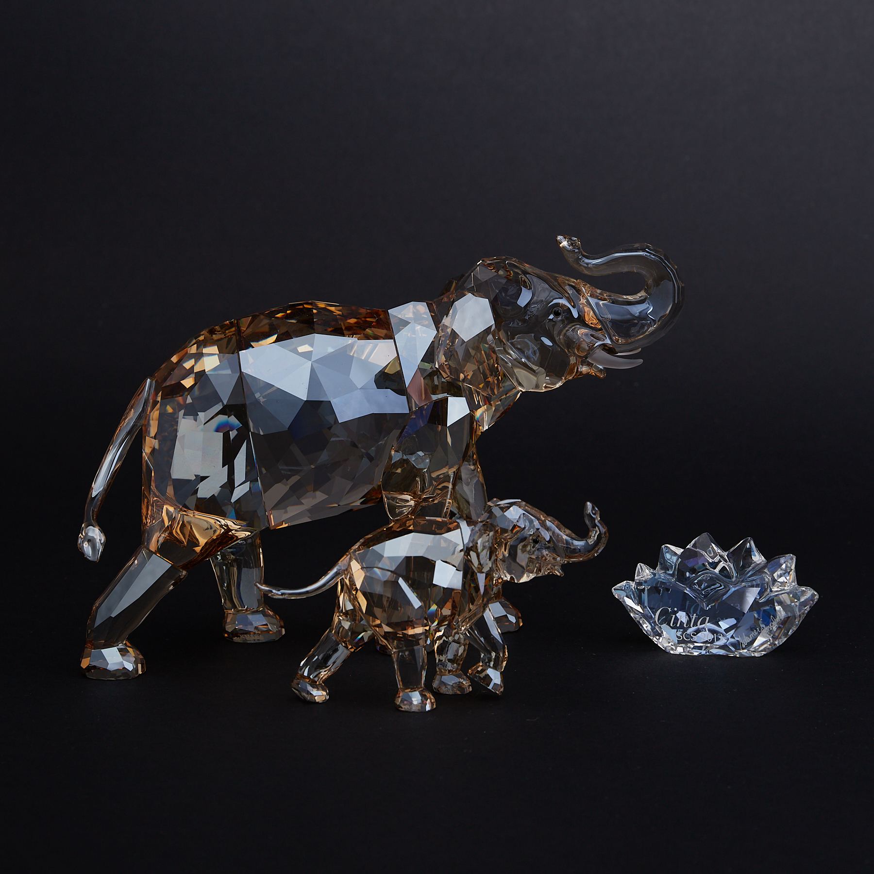 Swarovski Crystal Glass, annual edition 'Cinta The Elephant' 2013 with name plaque, also companion