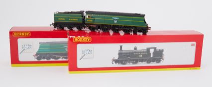 Hornby, OO Gauge, two locos R2625 and R2220 Battle of Britain class (2).