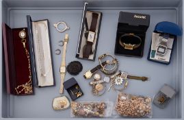 A mixed lot of costume & silver jewellery including necklaces, brooches, cufflinks, pins,