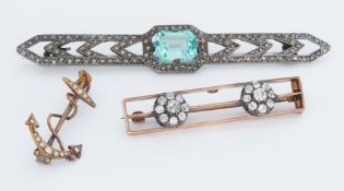 Three brooches to include a yellow gold three bar & flower design brooch set with old cut