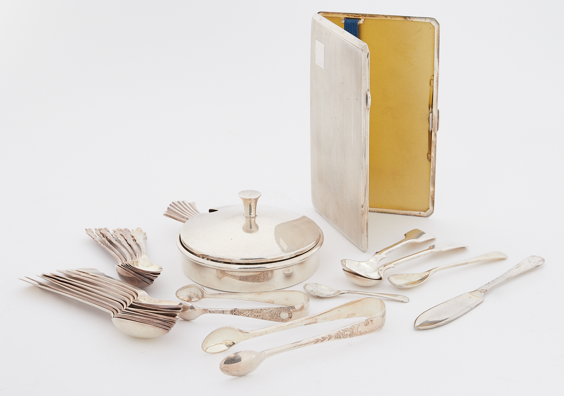 A mixed lot to include a silver condiment dish with glass liner (glass cracked), Birmingham, 1963-