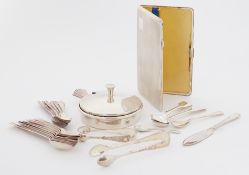 A mixed lot to include a silver condiment dish with glass liner (glass cracked), Birmingham, 1963-