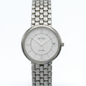 Omega, a stainless steel Omega De Ville, quartz wristwatch on stainless steel bracelet, date window,