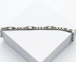 A 9ct white gold brick style bracelet, approx 12.1g, length approx 19cm.