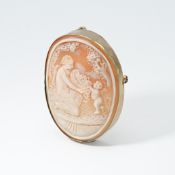 A large 9ct yellow gold cameo brooch, 5cm x 4cm, 15.52gm.