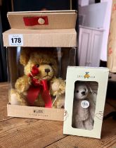 Steiff, two bears including 'Bear with Rose' 17cm and Teddy bear club gift bear 7cm, both boxed (2)