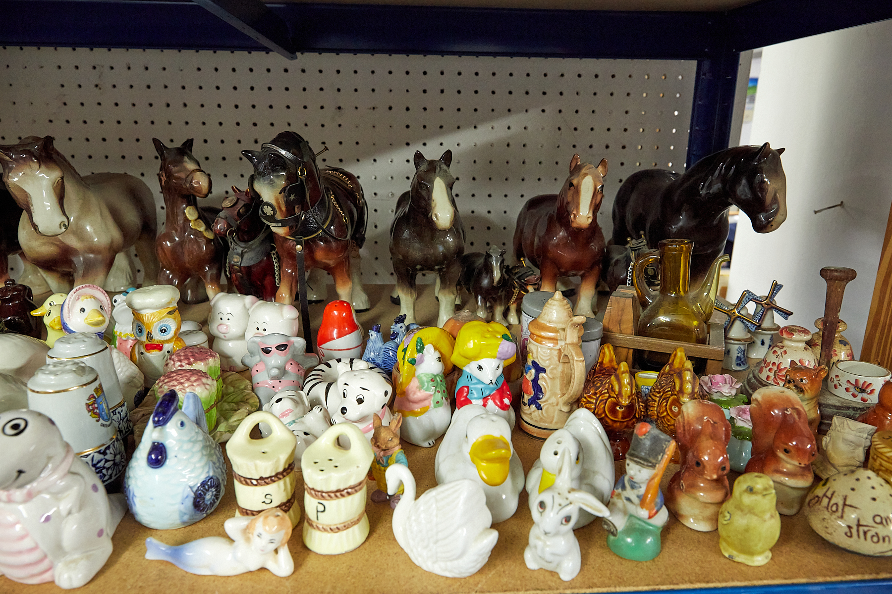 A huge collection of China wares mainly novelty salt and pepper pots. - Image 2 of 5