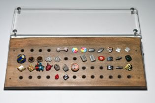 Display stand with assorted fashion cufflinks, 39cm