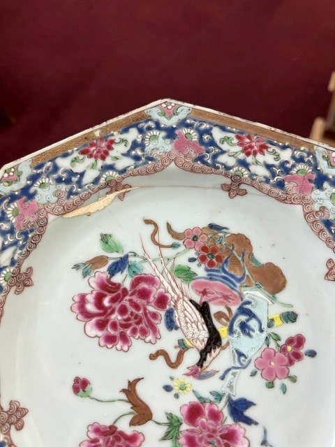 A "famille-rose" part dinner service, Qianlong, each of octagonal form, painted in the centre - Image 16 of 30