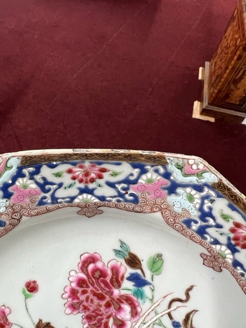 A "famille-rose" part dinner service, Qianlong, each of octagonal form, painted in the centre - Image 11 of 30