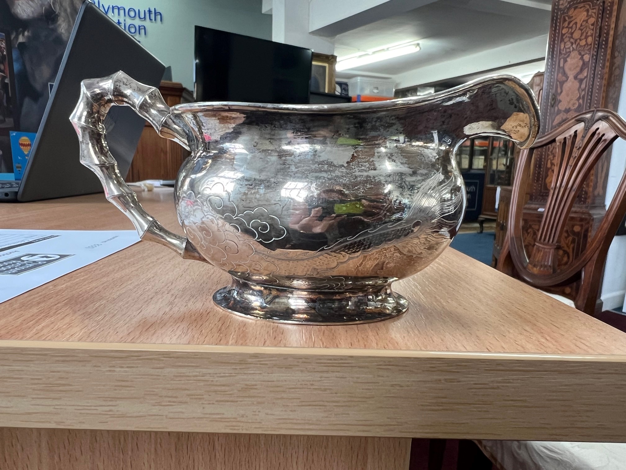 An export silver part tea set (possibly Japanese) 20th century, comprising a teapot and cover - Image 4 of 7