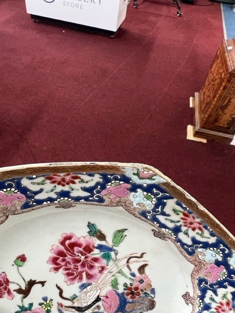 A "famille-rose" part dinner service, Qianlong, each of octagonal form, painted in the centre - Image 6 of 30