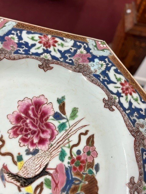A "famille-rose" part dinner service, Qianlong, each of octagonal form, painted in the centre - Image 22 of 30