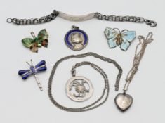 A mixed collection to include a silver and enamelled dragonfly marked 'TNY', enamelled silver