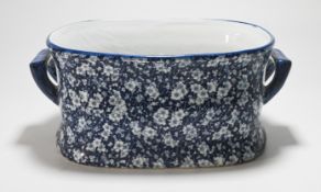 Large reproduction blue and white planter, height 20cm, width 42cm