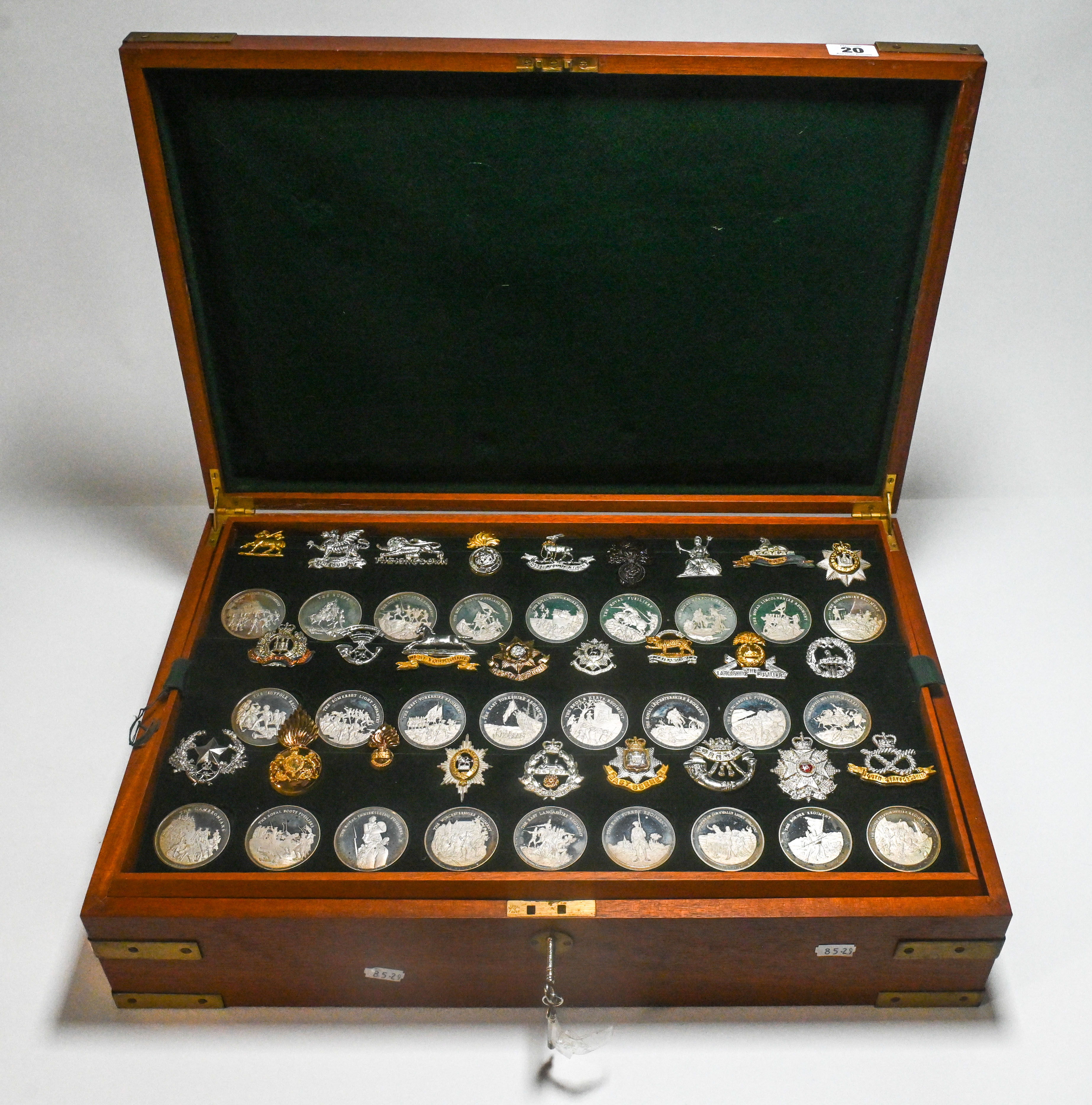 A Complete Set of 52 x Proof Silver Medals 'Great British Regiments,' issued to commemorate 'The - Image 4 of 4