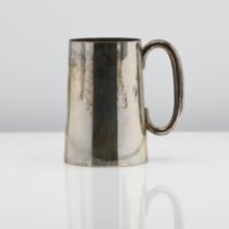 A Victorian silver tankard, circa 1892, Sheffield marked Walker & Hall, height 12.5cm, approx. 11.