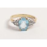 9ct gold ring set with oval aqua stone,size M,2.6g.