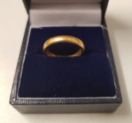 22ct Gold Wedding Ring, size J, 4.1g.