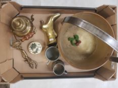 A mixed collection of metalware items to include large brass jam pan, brass kettle and other