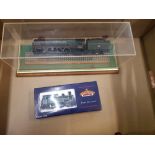 Hornby William Shakespeare 70004 Railway Model Edition in a display case together with Bachman Model