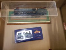 Hornby William Shakespeare 70004 Railway Model Edition in a display case together with Bachman Model