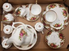 Royal Albert Old Country Roses patterned items to include 6 cups and saucers, 1 tennis set, 1
