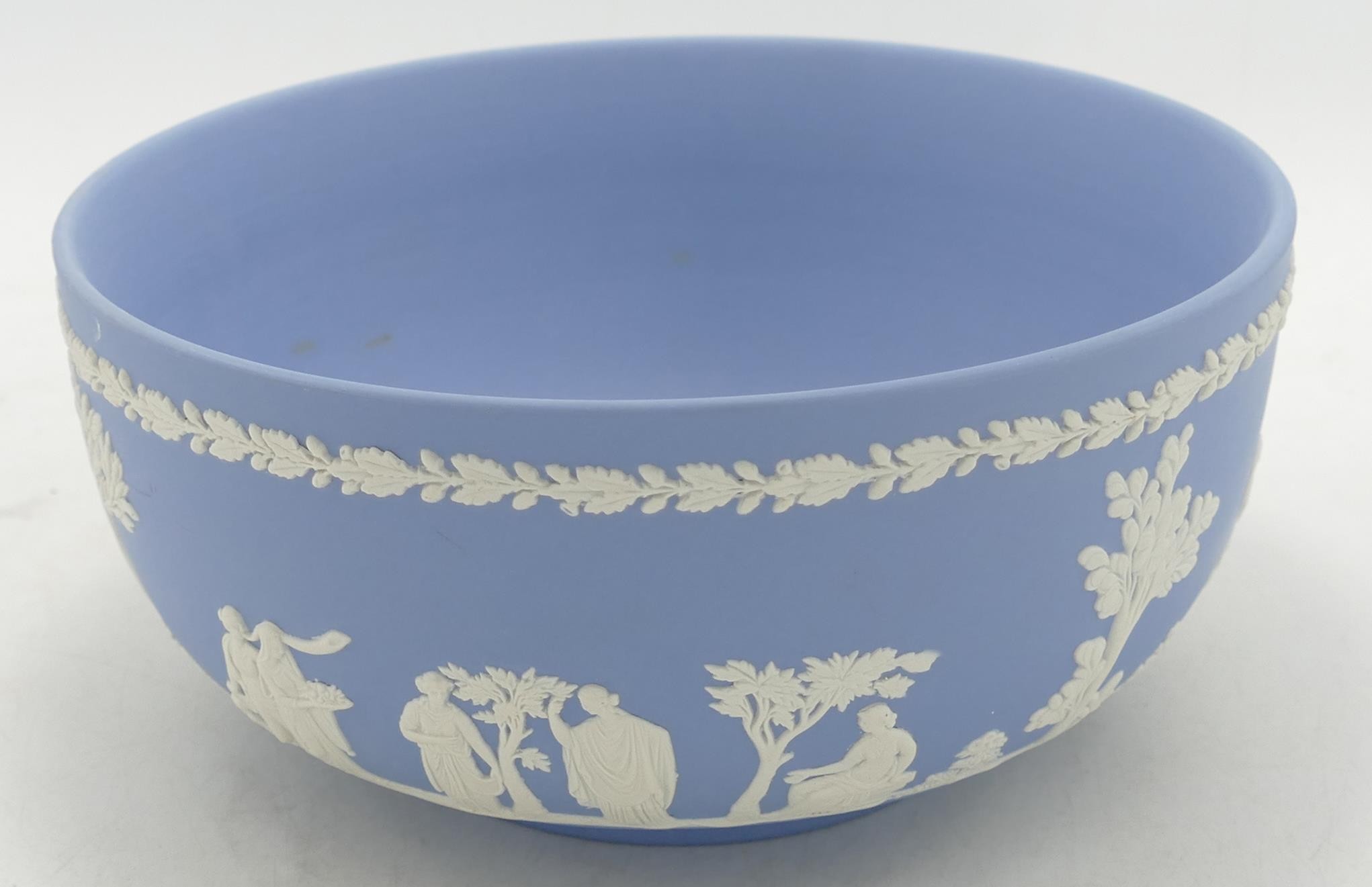 Wedgwood Footed Fruit Bowl, diameter 20cm