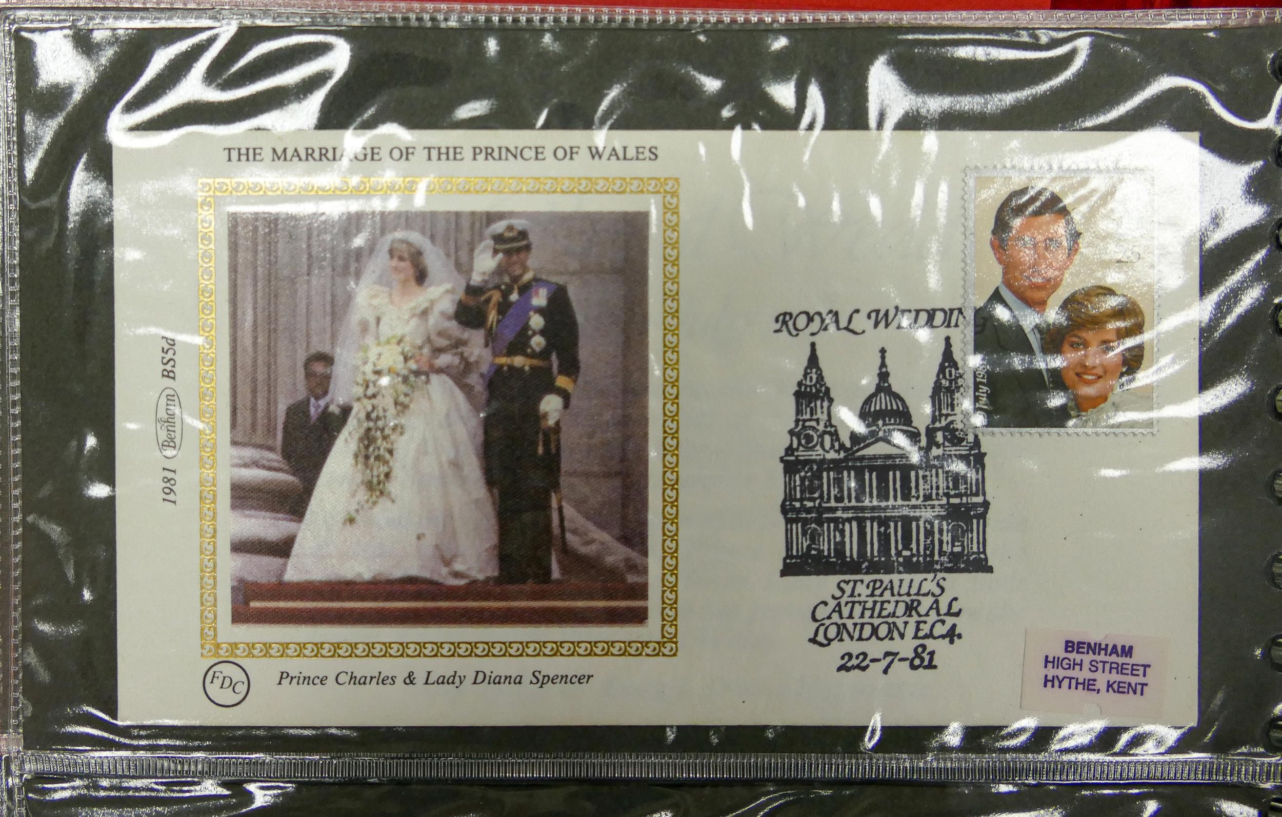 A collection of first day cover stamps, comprising an album of Special Edition Royal cover envelopes - Image 12 of 16