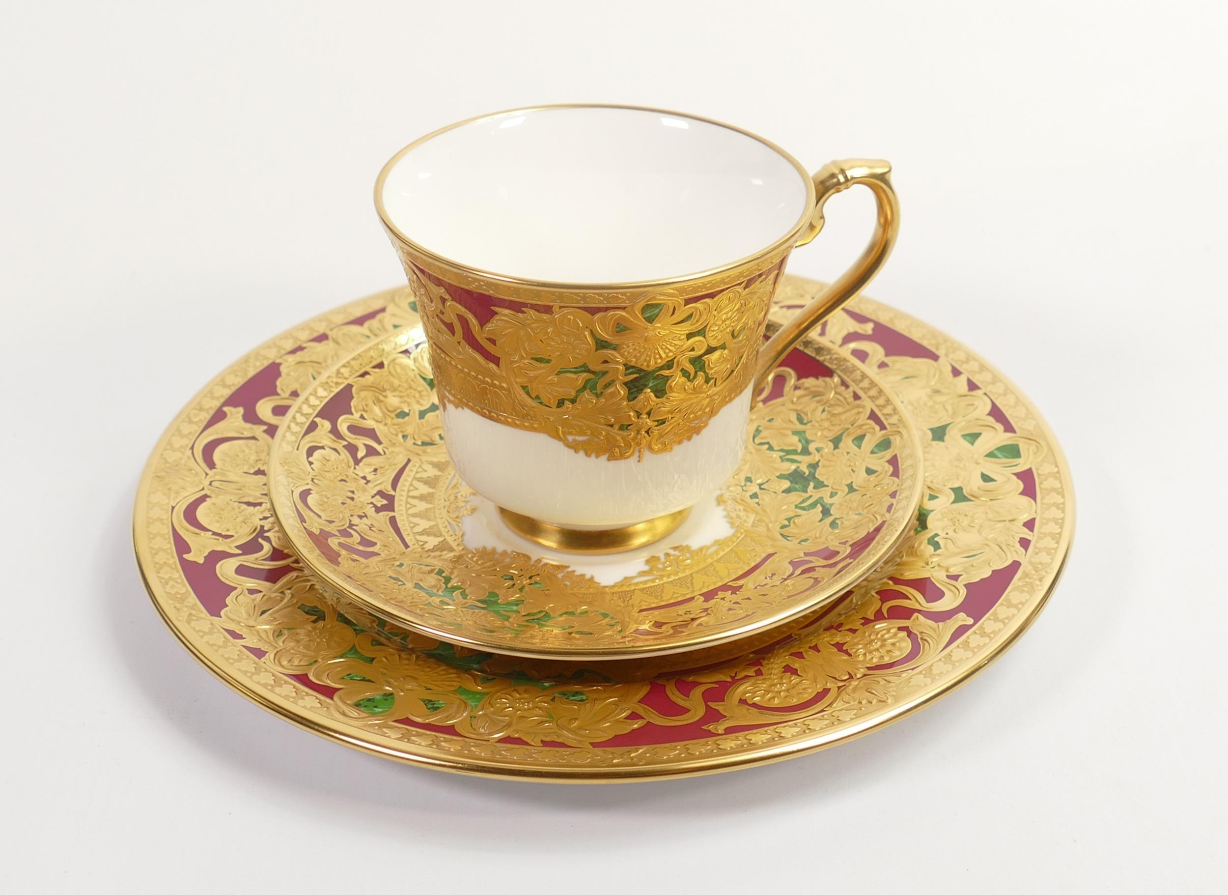 De Lamerie Fine Bone China heavily gilded Royal Bow cup and saucers, specially made high end quality - Image 2 of 3