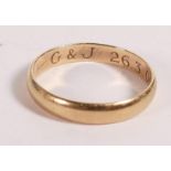 9ct gold wedding ring, size T, 2.4g.