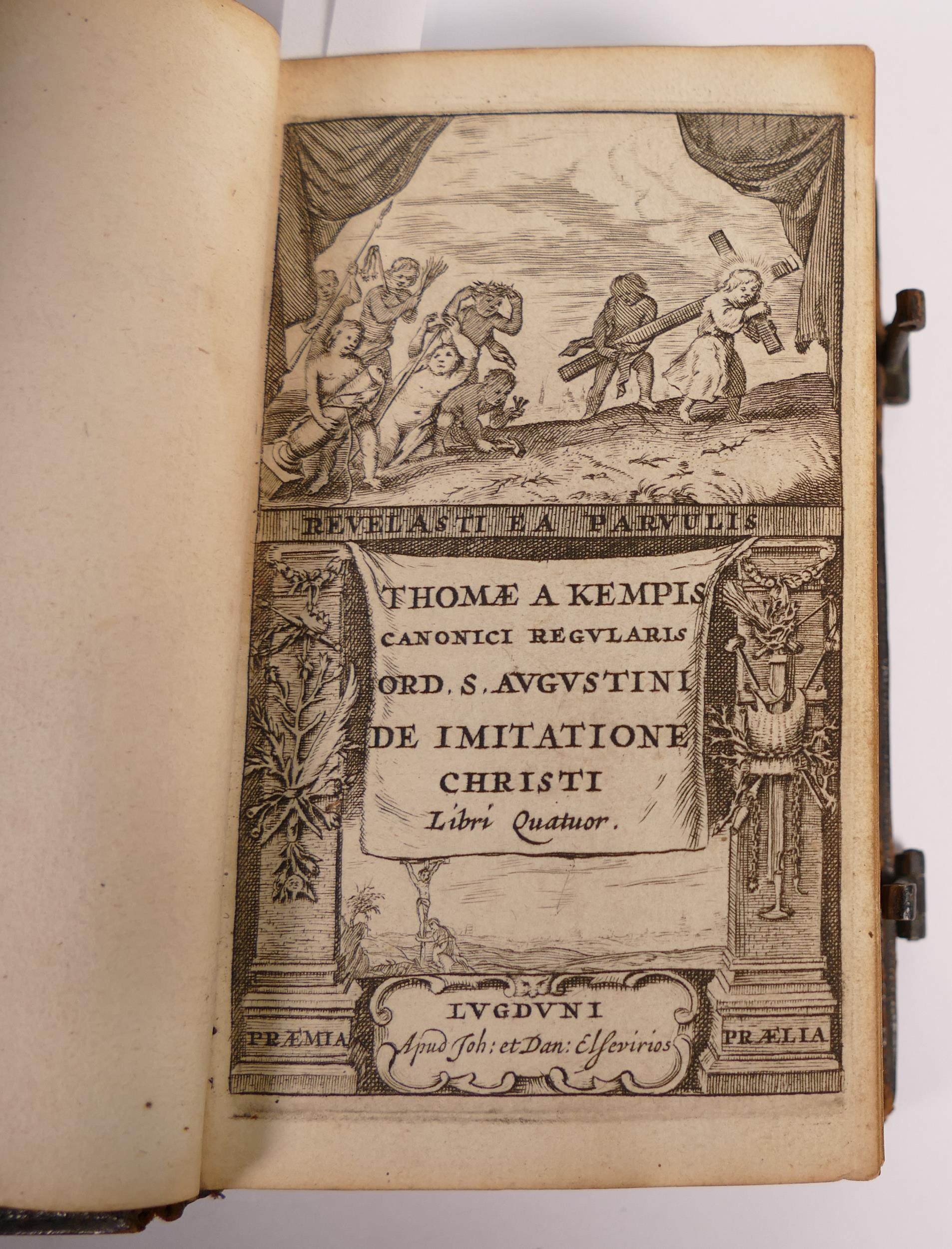 Thomas A Kempis The imitation of Christ - An early leather bound book with original brass clasps. - Image 4 of 9