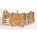 1913 FULL sovereign gold coin mounted in a 9ct gold gate bracelet mount, gross weight 26g.