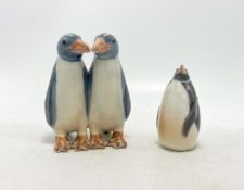Royal Copenhagen model of a pair of penguins 1190 and penguin 3003, h.10cm. (2)