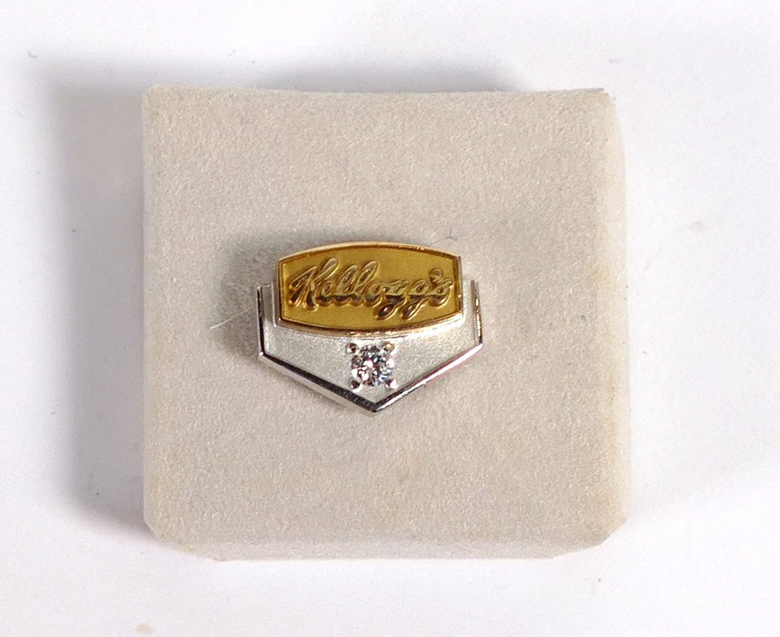 10k white & yellow gold & diamond "Kellogg's" tie pin, 3.2g, awarded for 25 years company service,