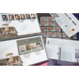 Good collection of assorted mainly GB stamps in 18 albums / stockbooks. Includes - presentation